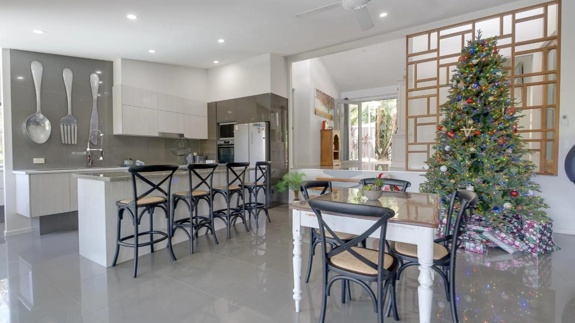 Luxurious 4-Br Hinterland Retreat - Scenic Views Villa Wongawallan 0*,