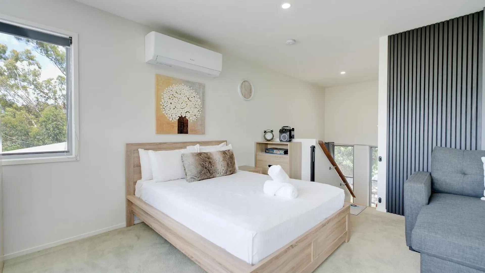 Luxurious 4-Br Hinterland Retreat - Scenic Views Villa Wongawallan