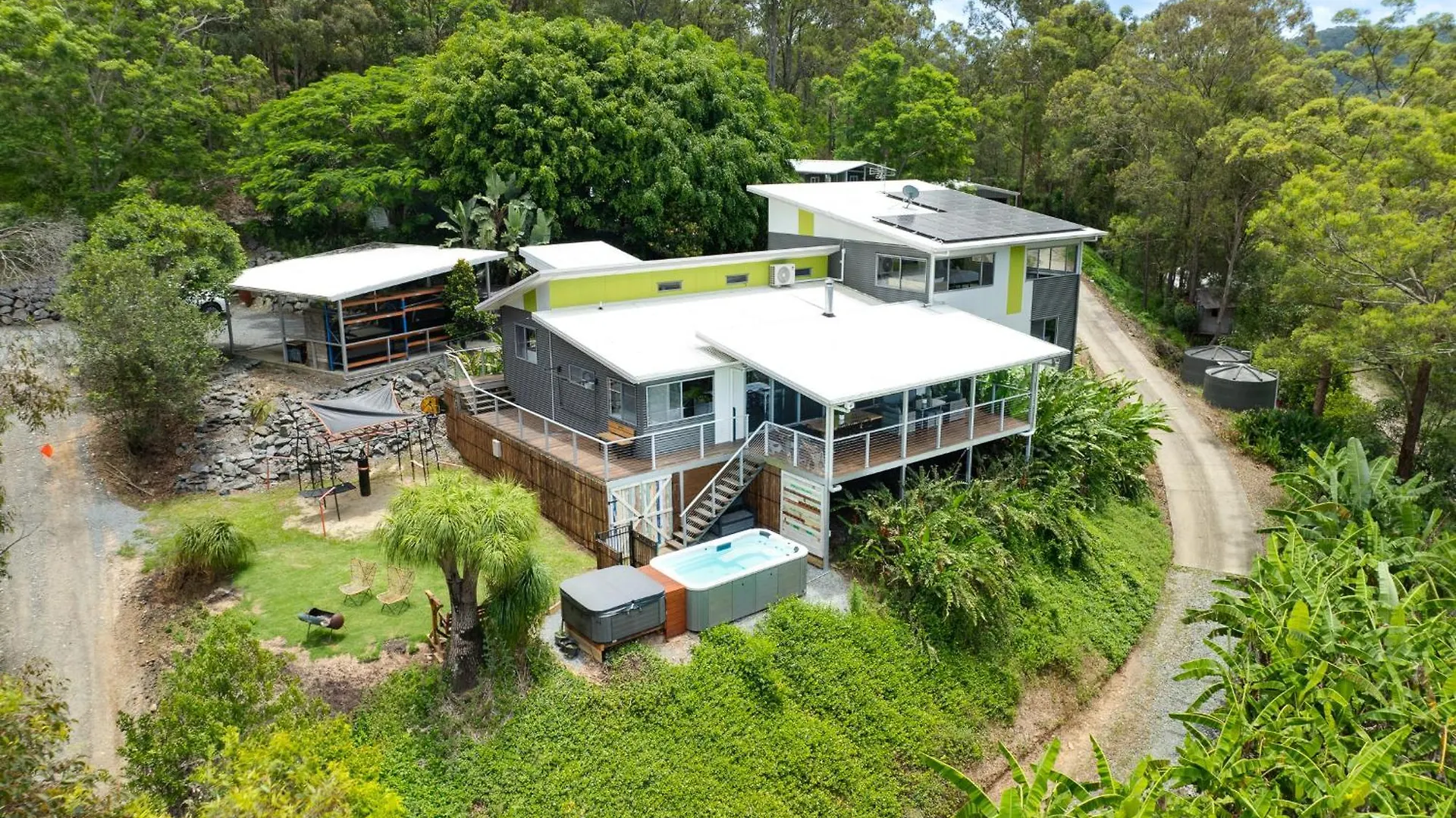 Luxurious 4-Br Hinterland Retreat - Scenic Views Villa Wongawallan Australia